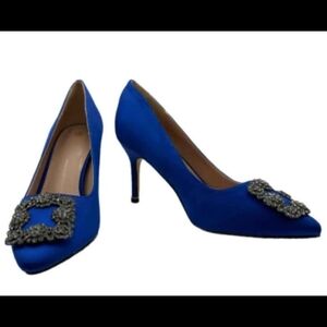 Chic Blue Heels with Decorative Buckle